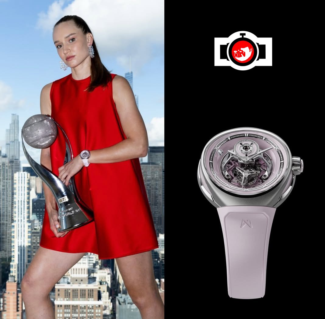tennis player Elena Rybakina spotted wearing a Vanguart Orb