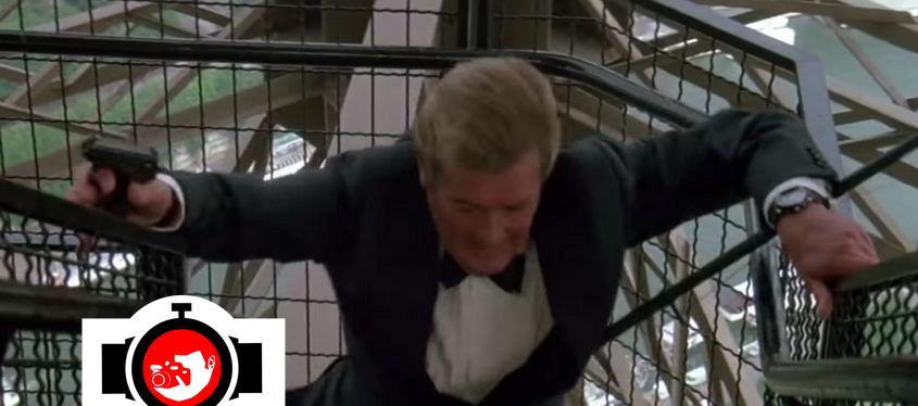 actor Roger Moore spotted wearing a Seiko H558-500 SPW001