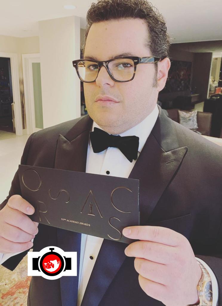 actor Josh Gad spotted wearing a Chopard 298600-6001